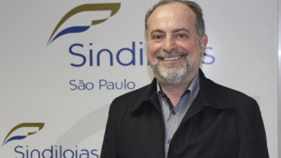 VETERINÁRIOS EM PET SHOPS